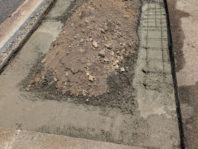 ベース打設 鉄筋メッシュ